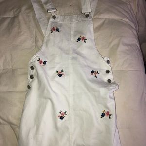 WHITE FLORAL OVERALL DRESS/SKIRT
